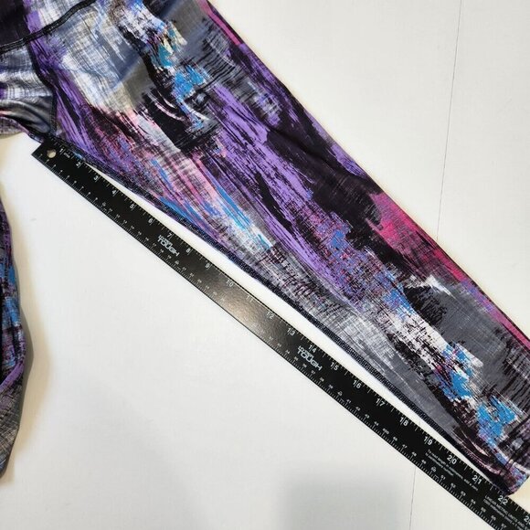 Beyond Yoga Capri Leggings M‎ Gray Purple Multicolor Bold Colorful Activewear - Picture 9 of 9